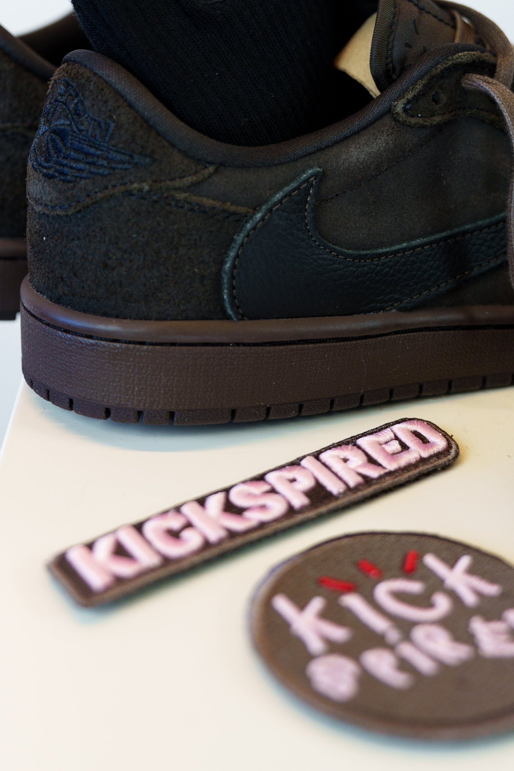 SQUARE BADGE BROWN/PINK Kickspired