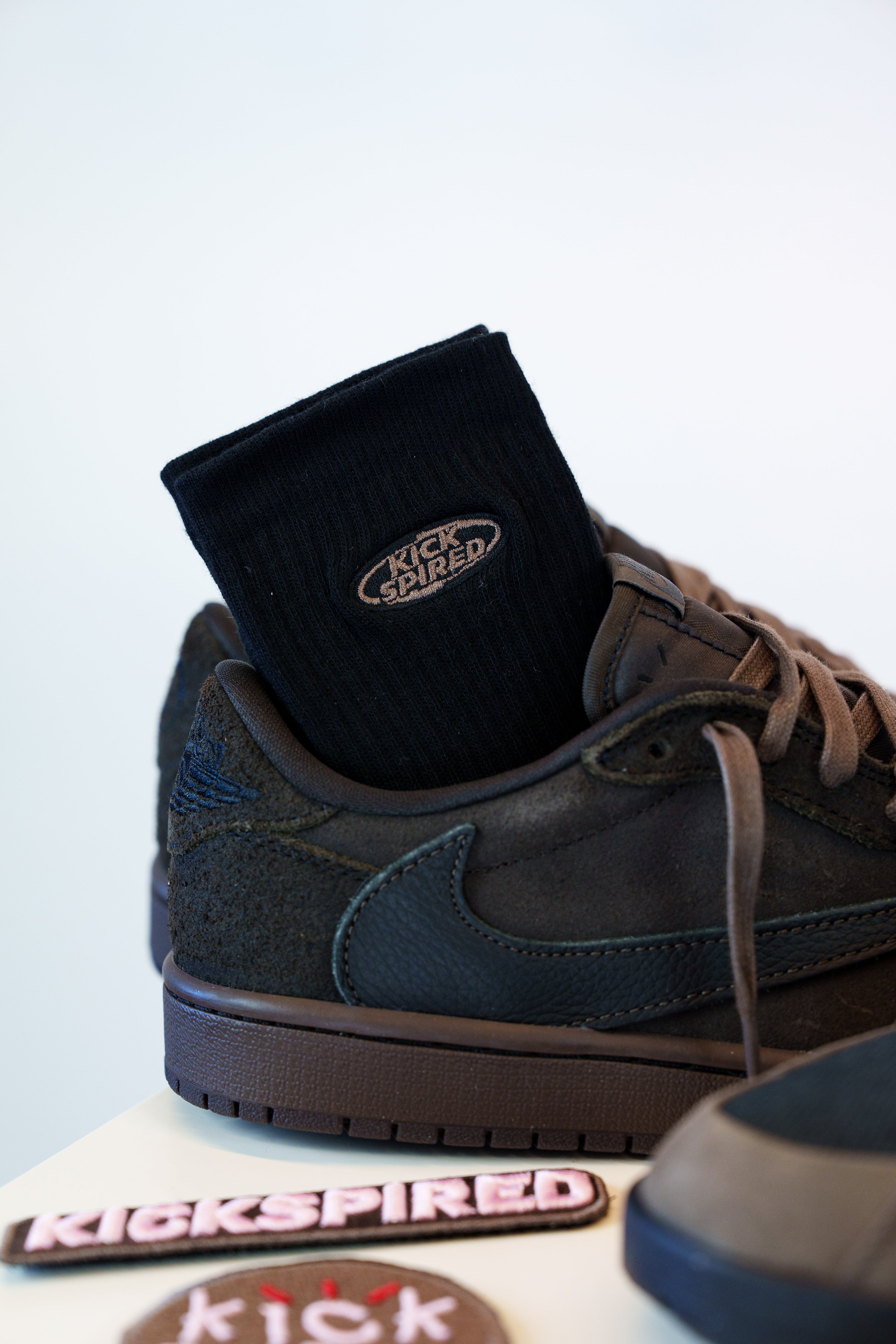 SOCKS BLACK/BROWN/PINK Kickspired