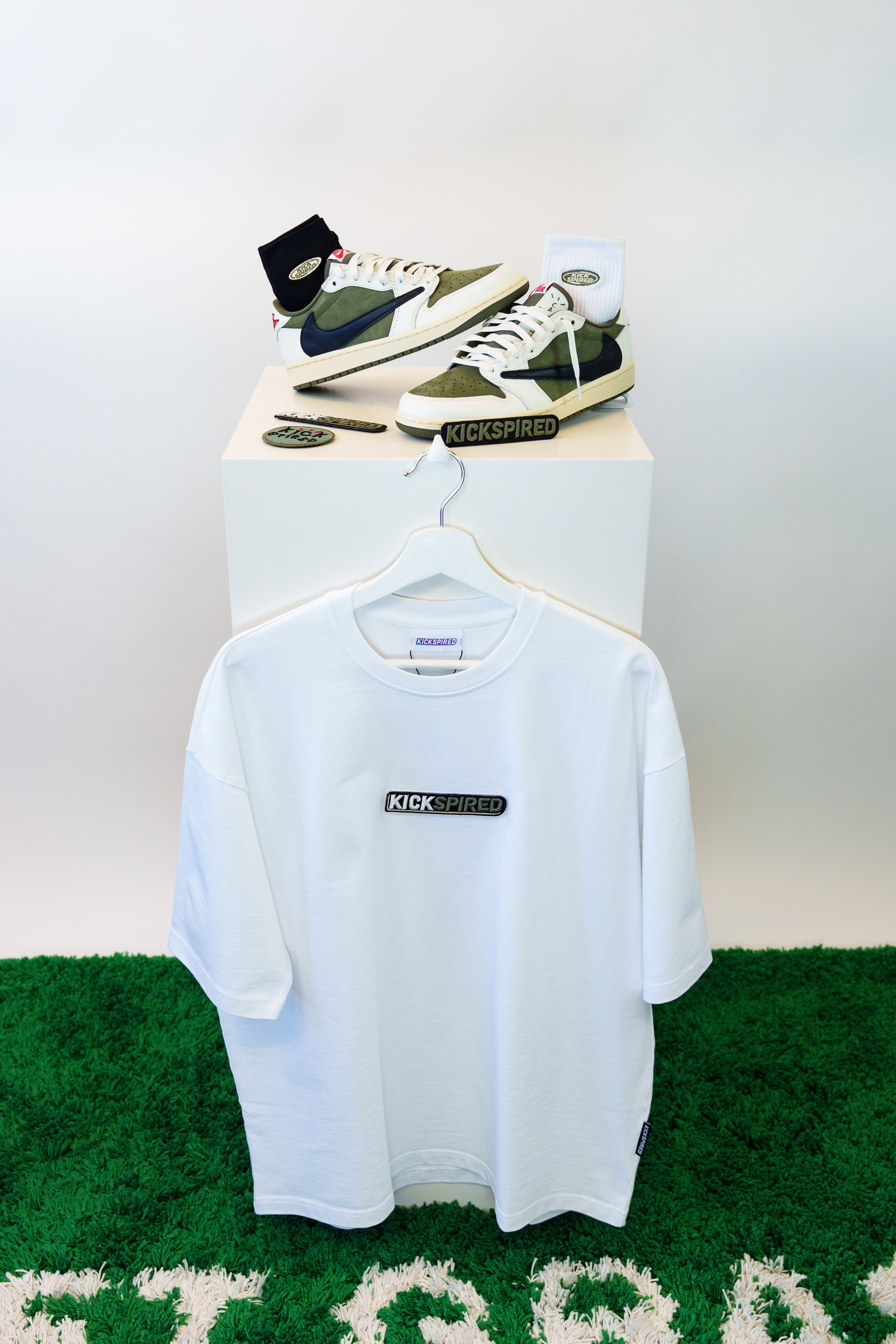 SQUARE BADGE WHITE/BLACK/OLIVE/CREME Kickspired