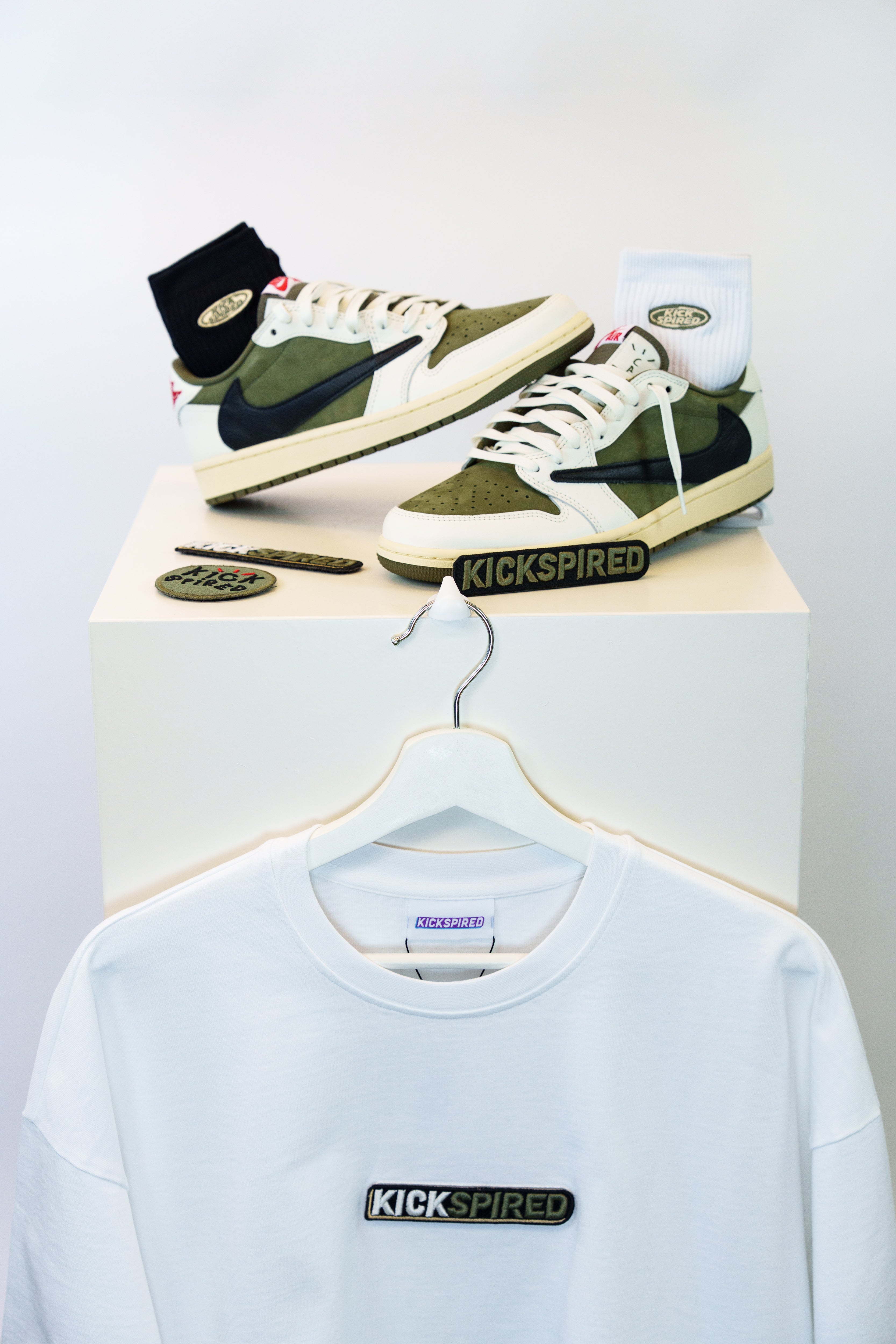 SQUARE BADGE WHITE/BLACK/OLIVE/CREME Kickspired