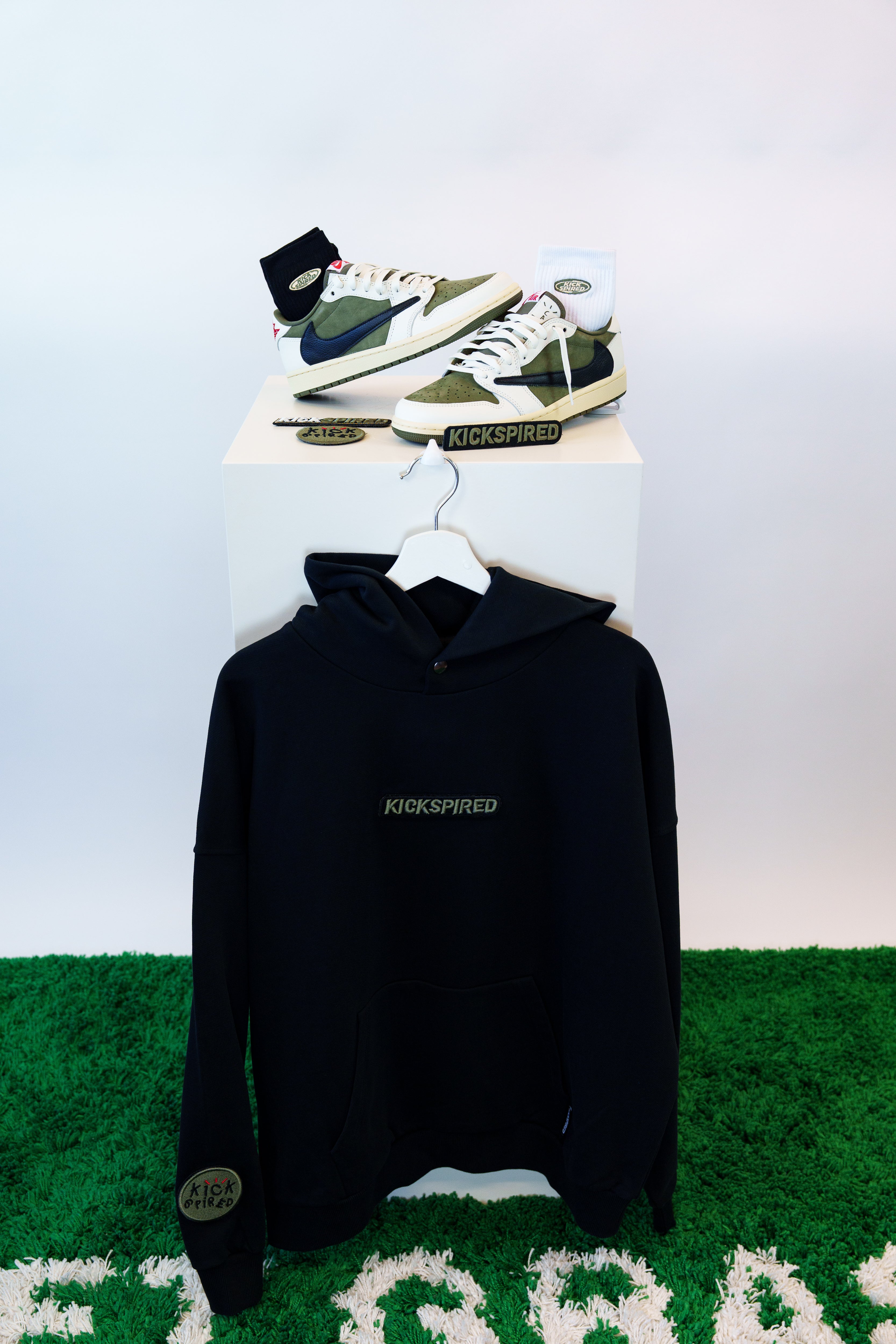 SQUARE BADGE OLIVE/BLACK Kickspired