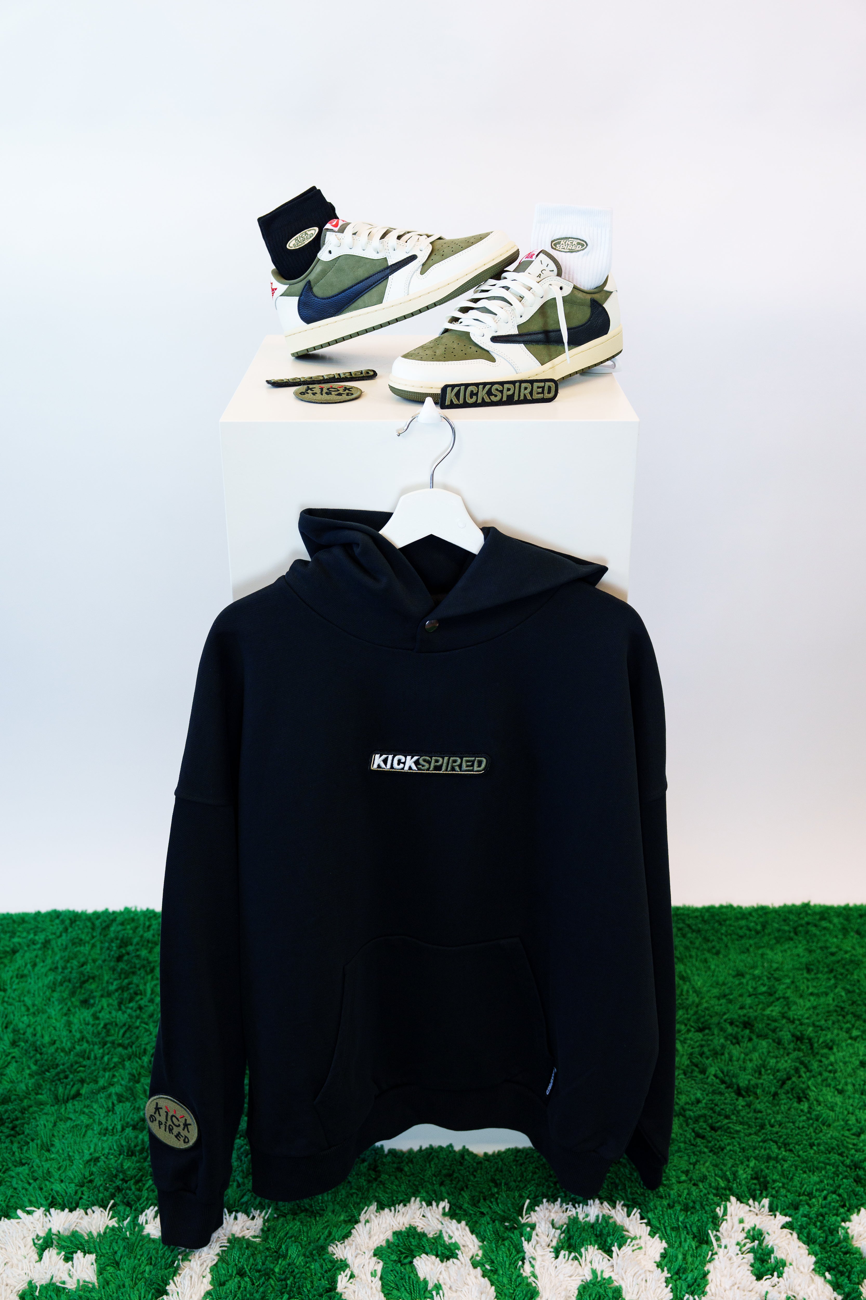 SQUARE BADGE WHITE/BLACK/OLIVE/CREME Kickspired