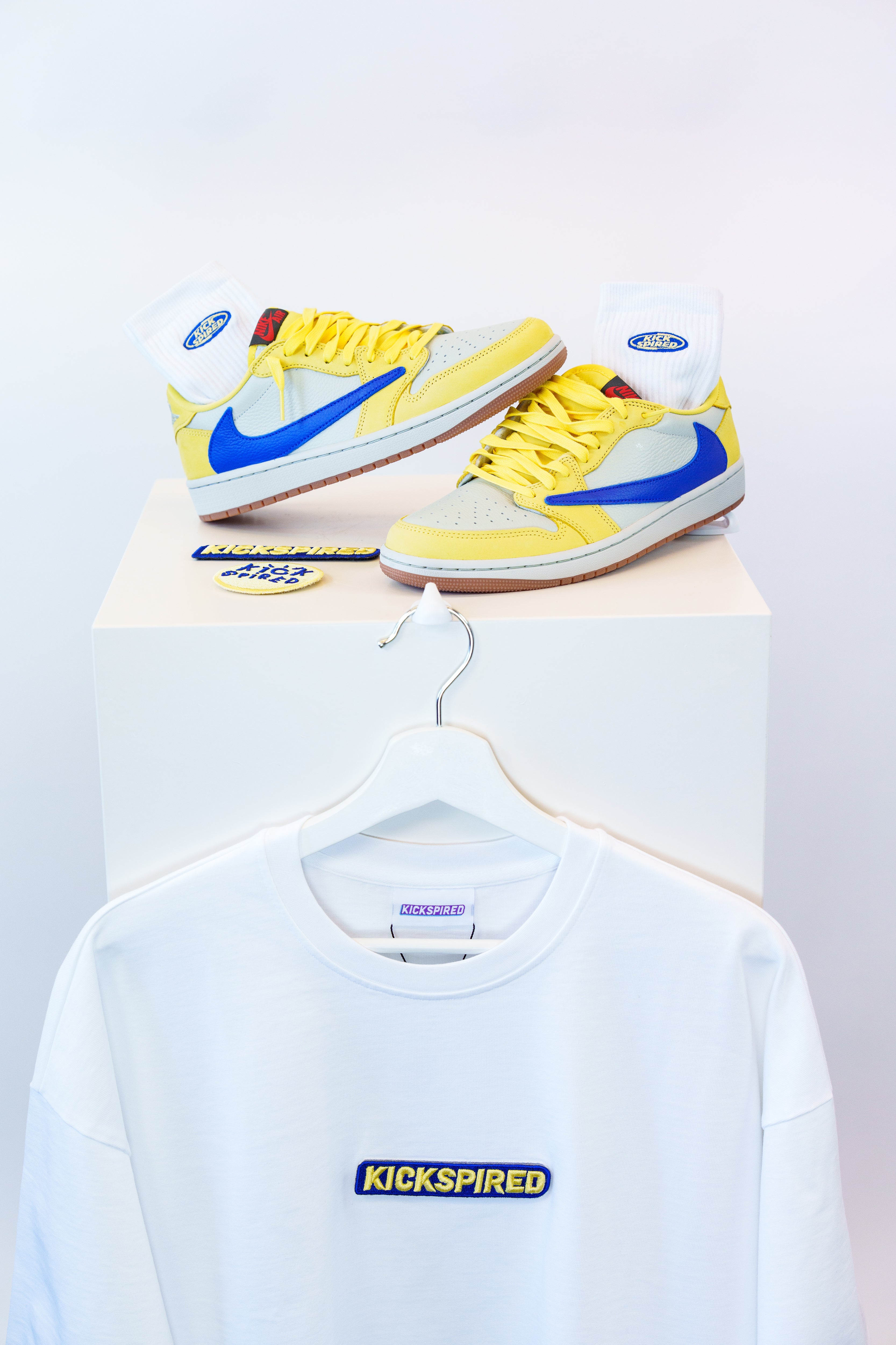 SQUARE BADGE YELLOW/BLUE Kickspired