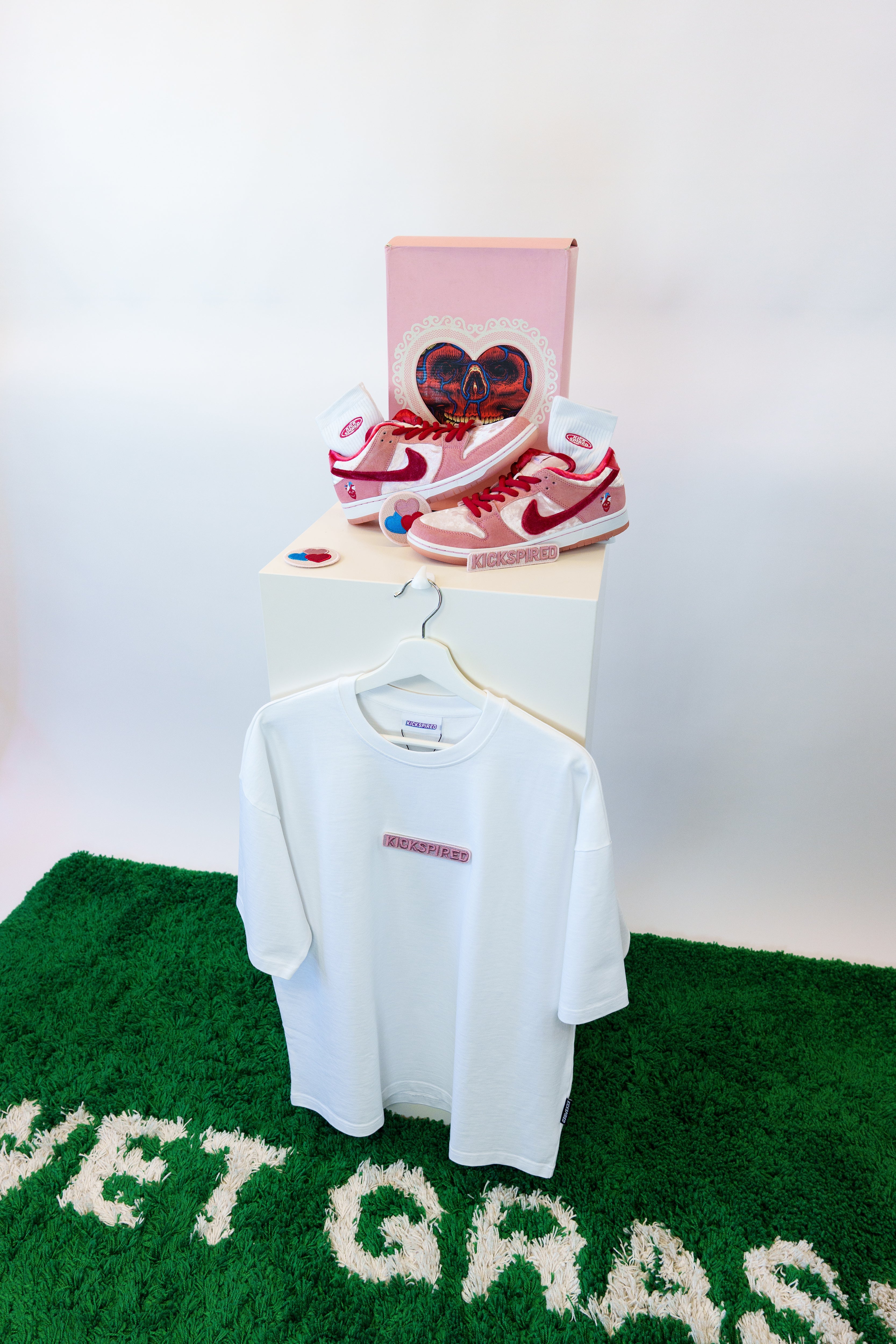 SQUARE BADGE (LIGHT) PINK/ROSE Kickspired