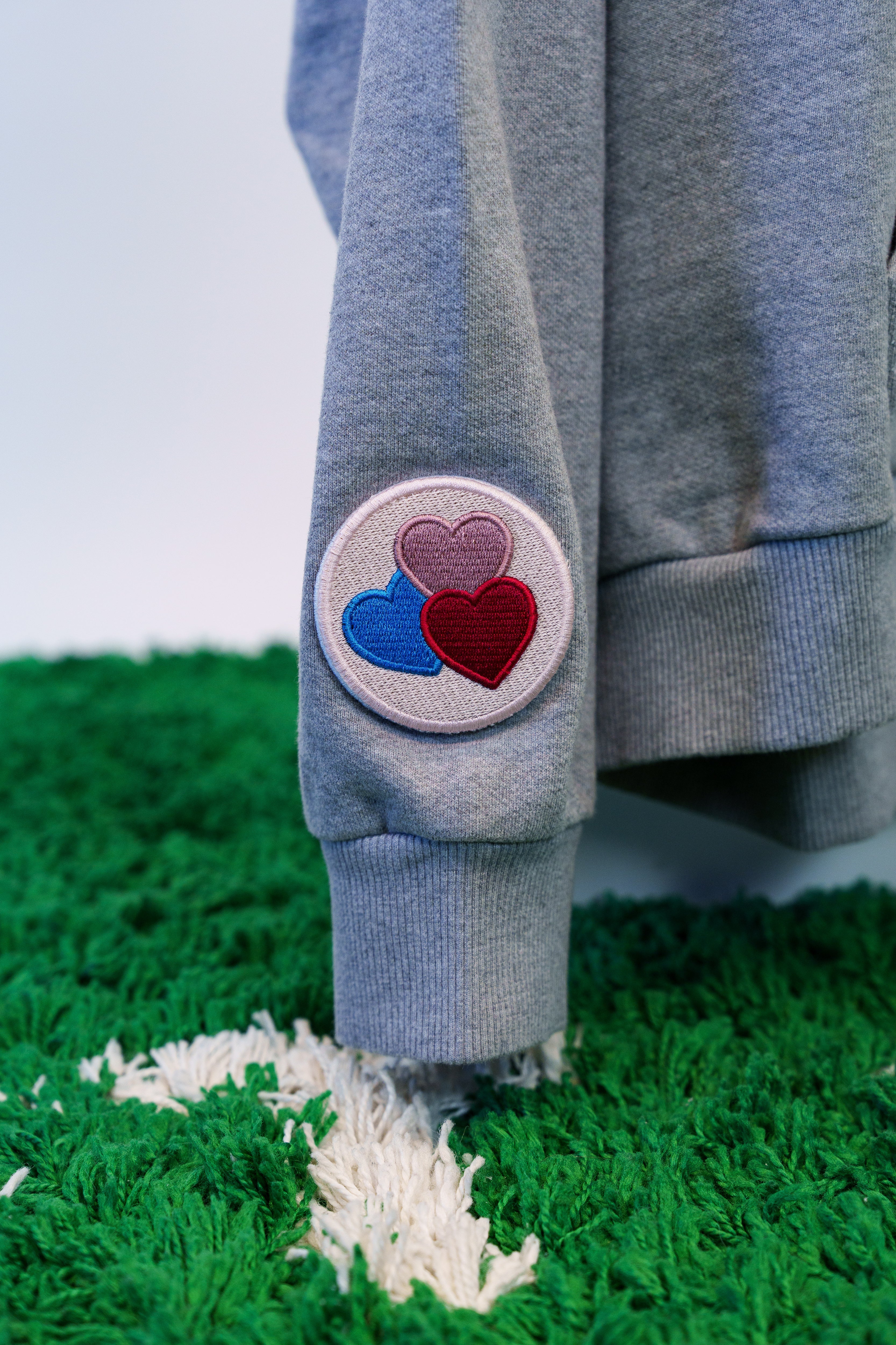 ROUND BADGE (LIGHT) PINK/ROSE/RED/BLUE Kickspired