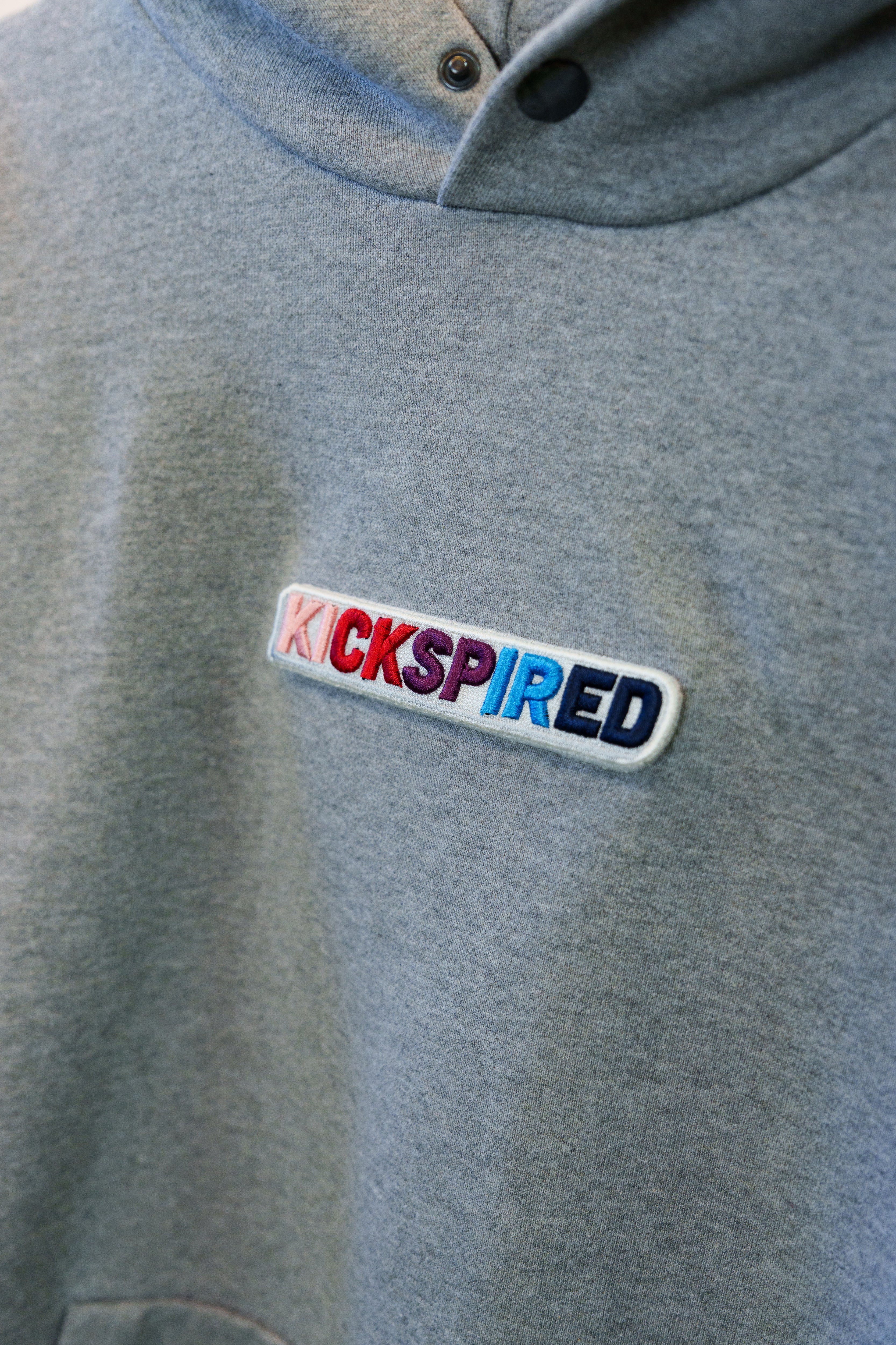 SQUARE BADGE MULTICOLOR Kickspired