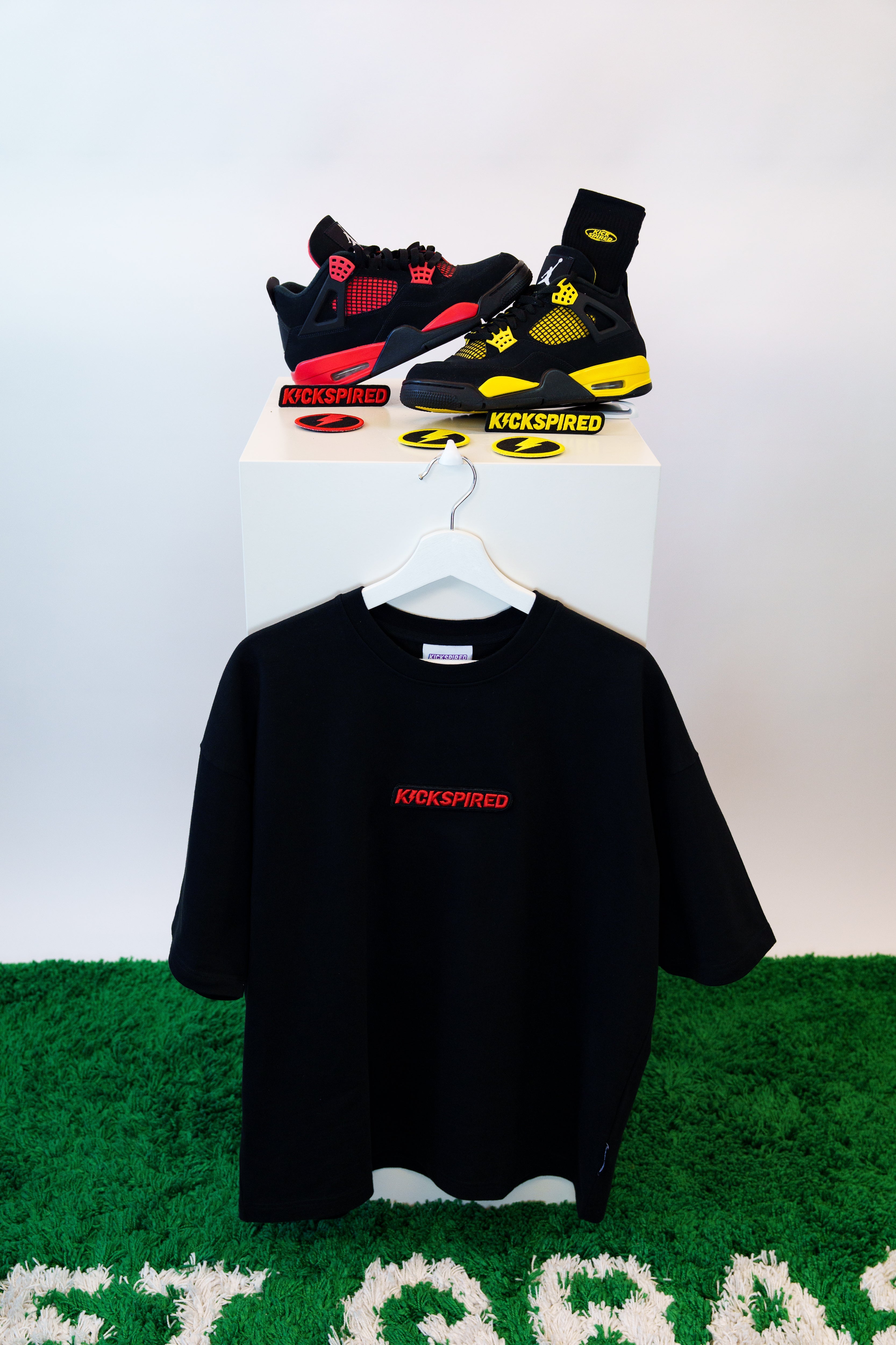 FULL PACK WITH SNEAKERS - RED THUNDER Kickspired