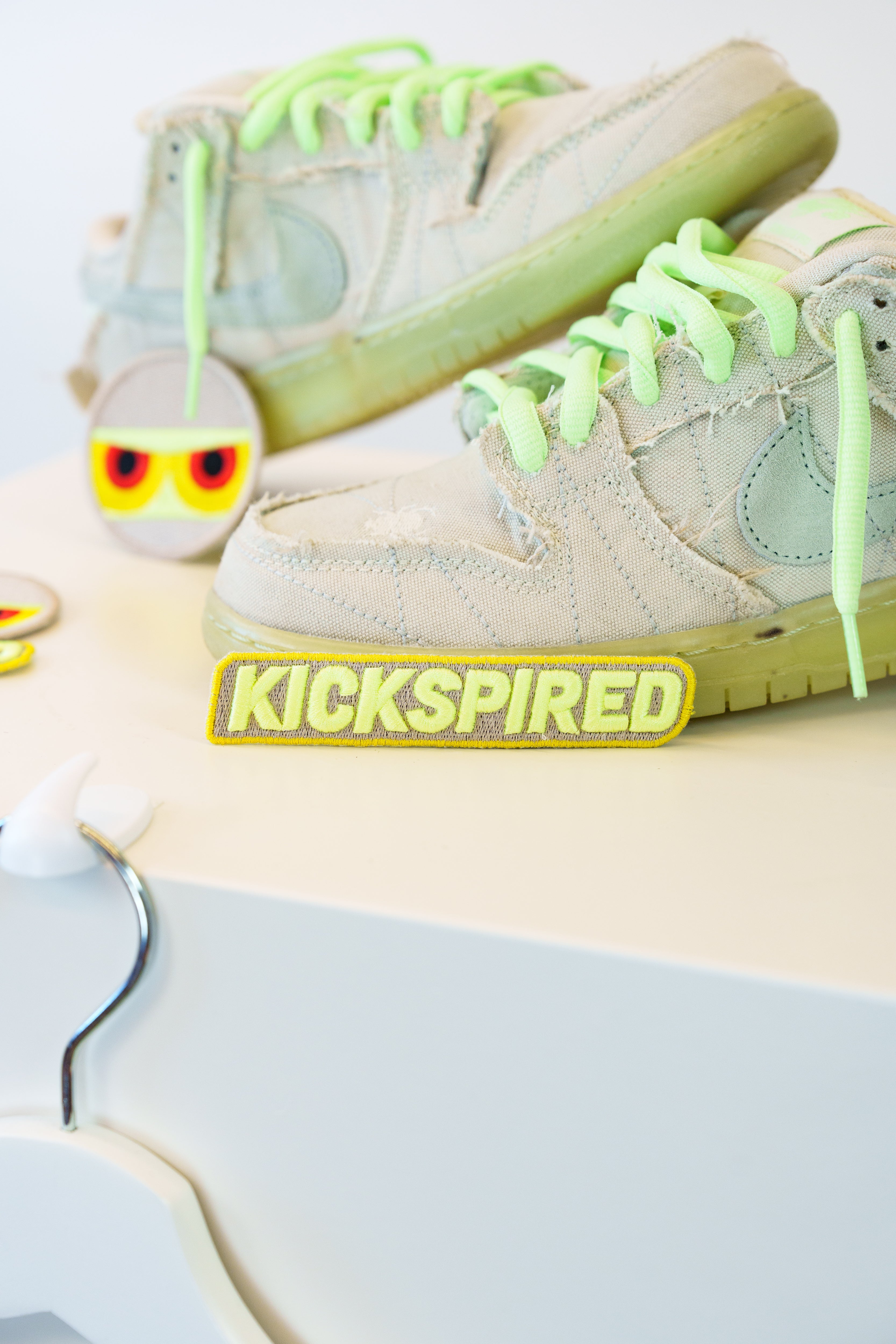 BEIGE/NEON GREEN/YELLOW (SB MUMMY)