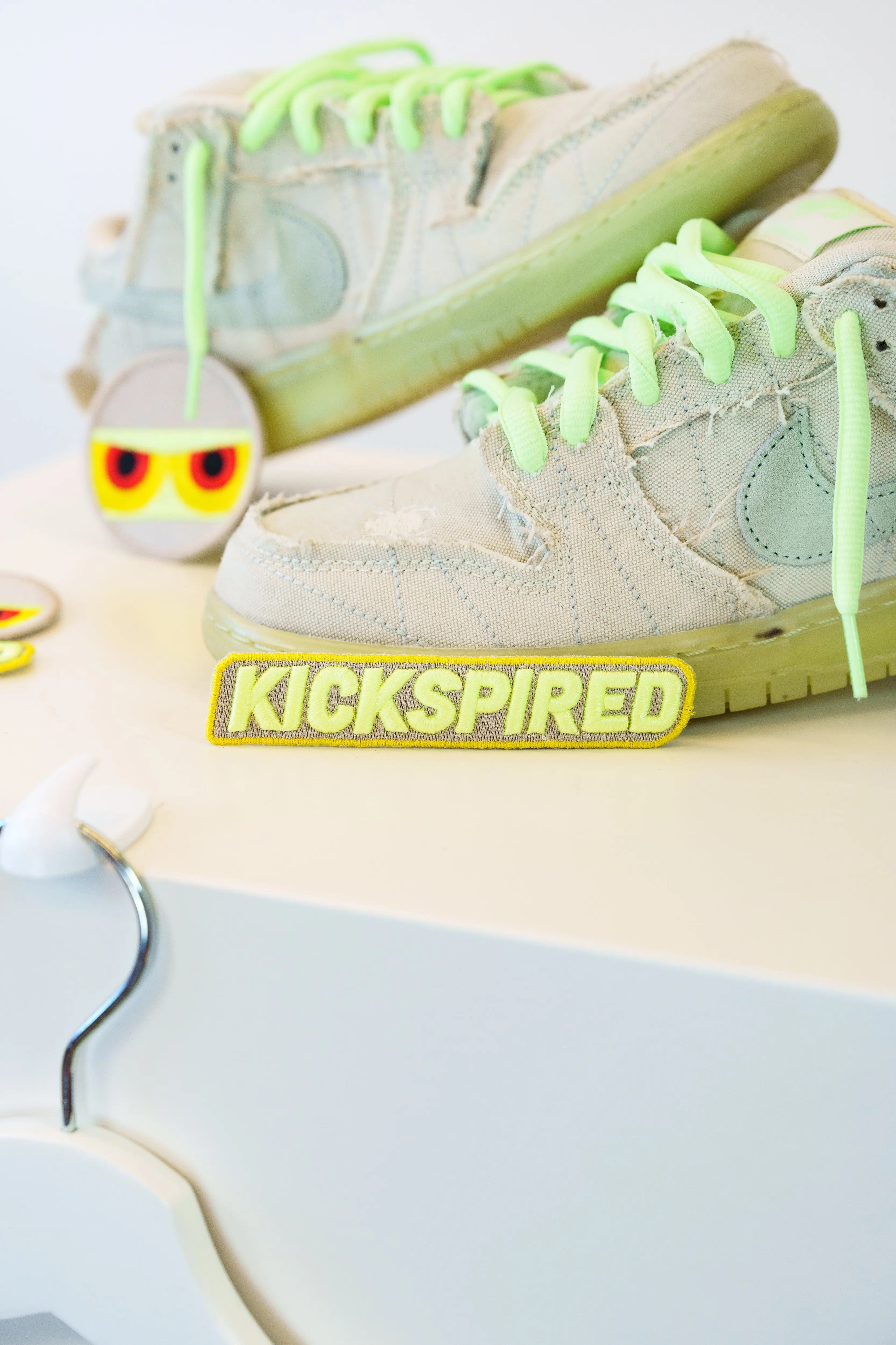 BEIGE/NEON GREEN/YELLOW (SB MUMMY)