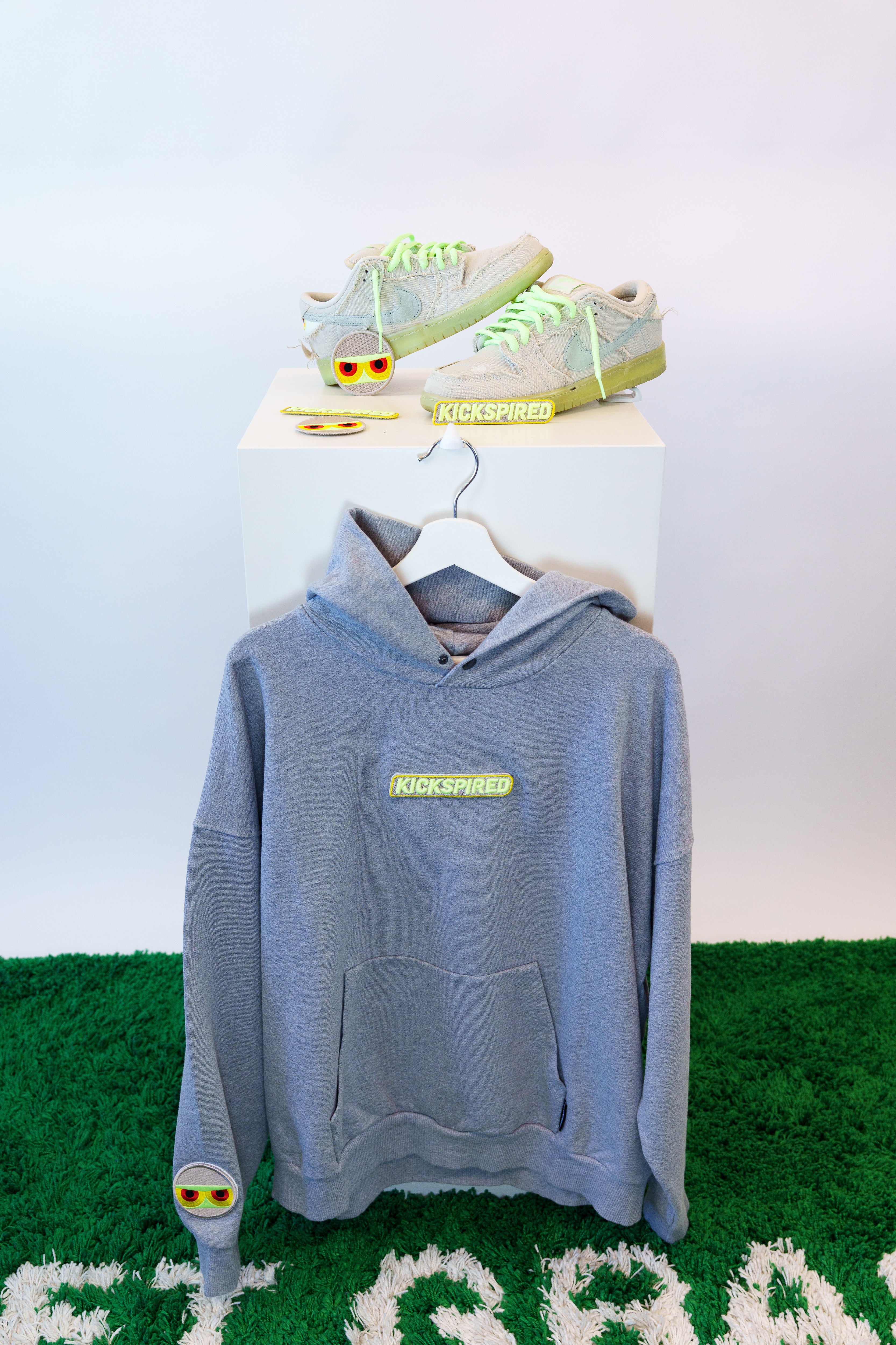 SQUARE BADGE BEIGE/NEON GREEN/YELLOW Kickspired