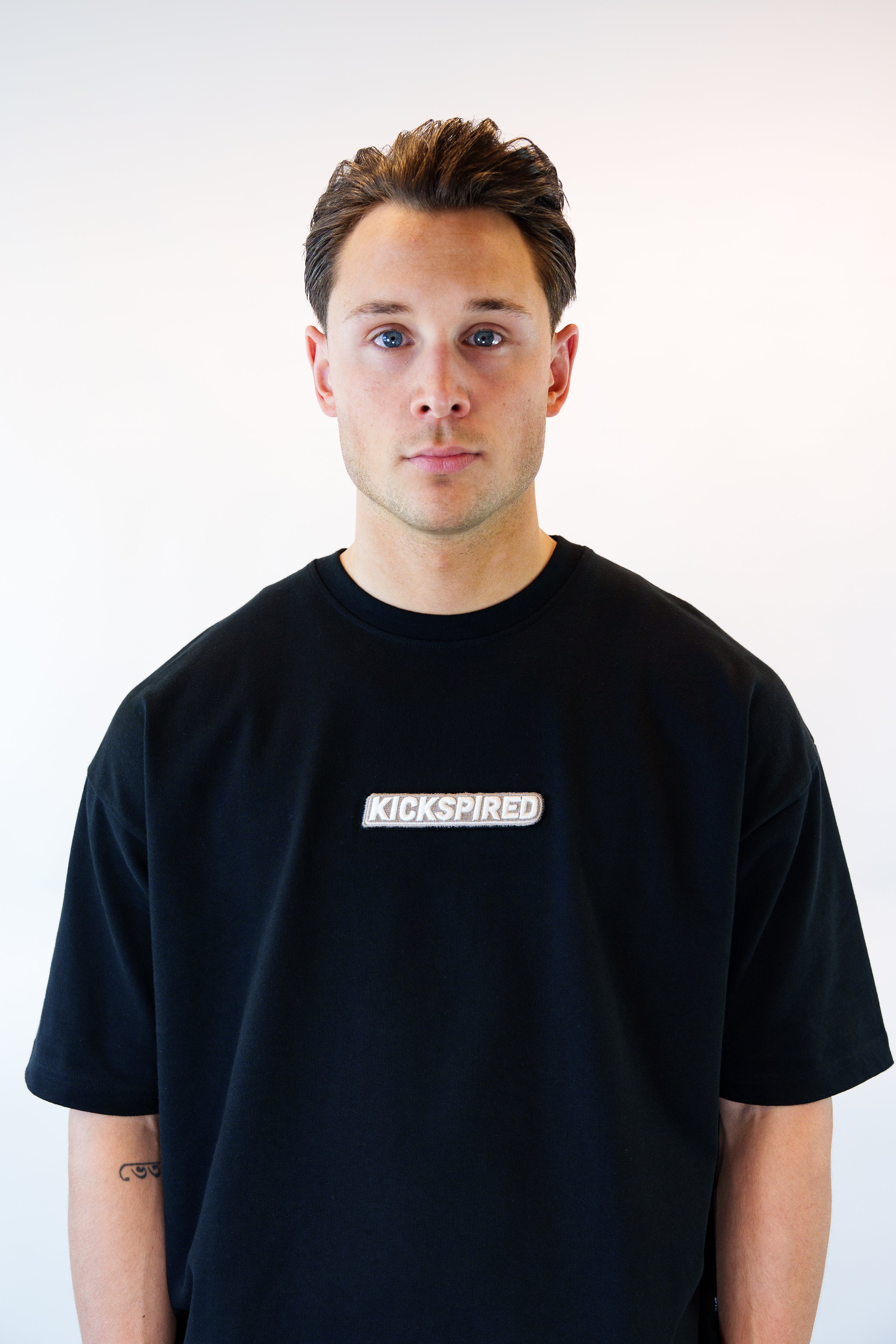 SQUARE BADGE LIGHT BROWN/WHITE/CREME Kickspired