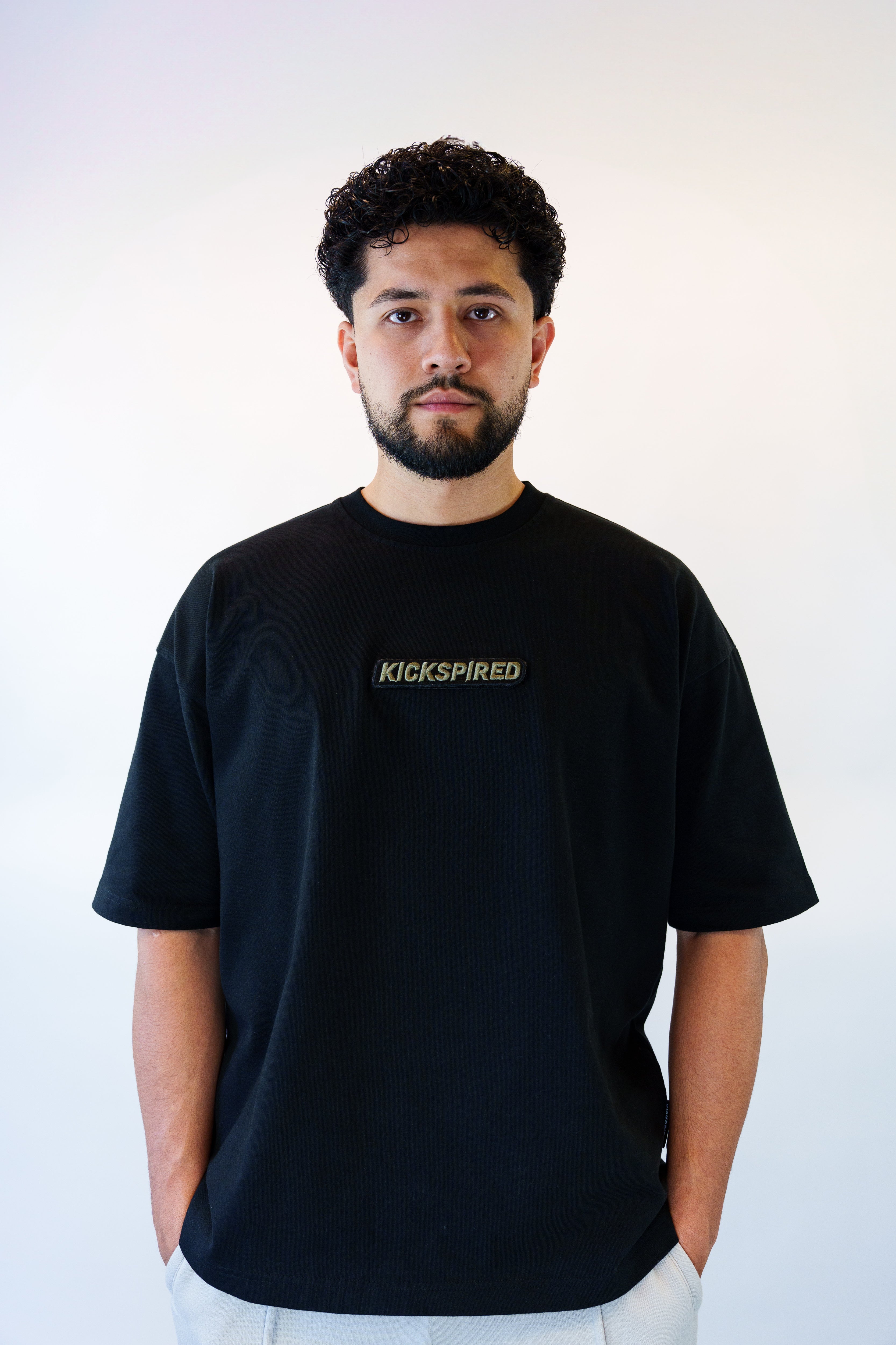 SQUARE BADGE OLIVE/BLACK Kickspired