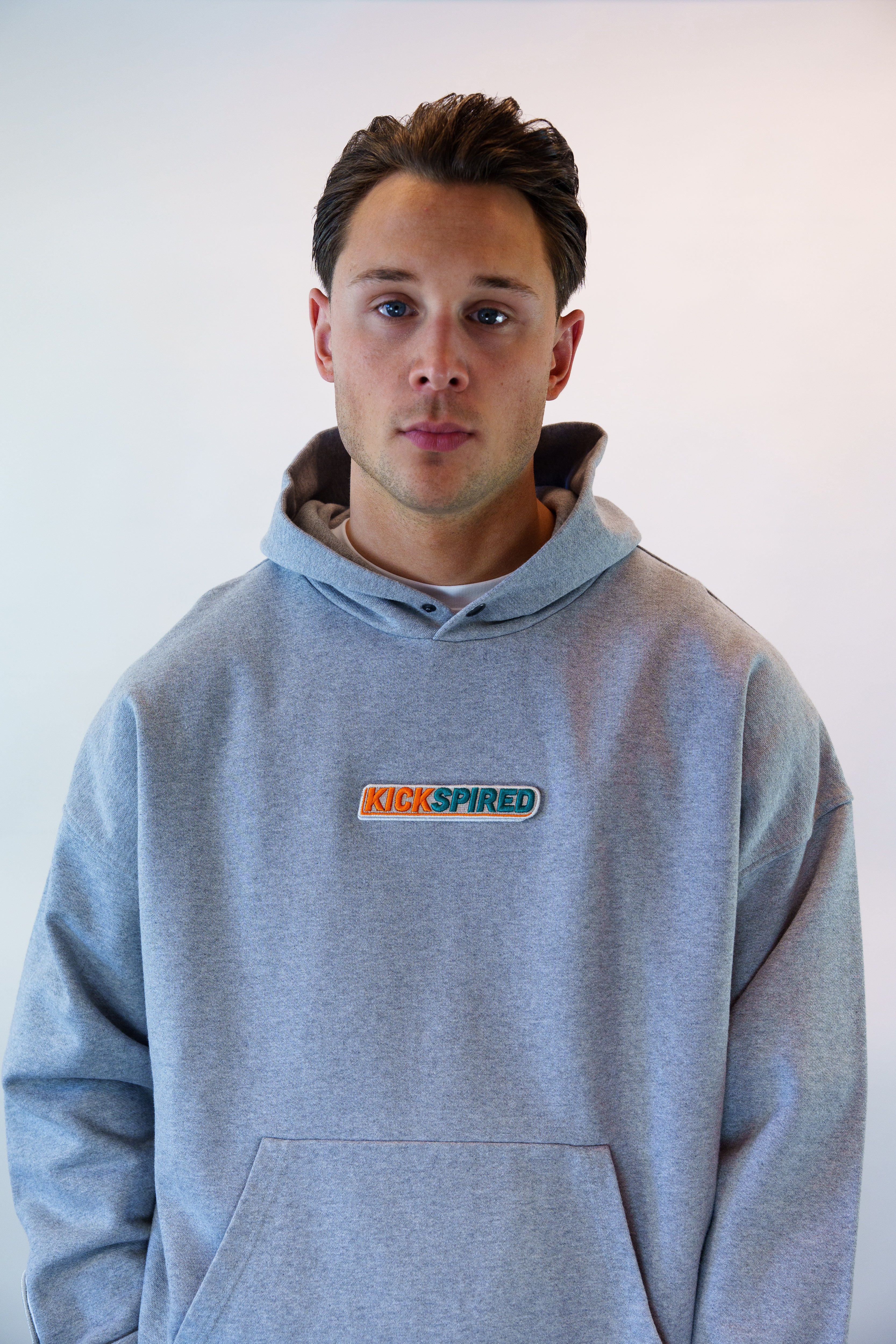 SQUARE BADGE BEIGE/GREEN/ORANGE Kickspired