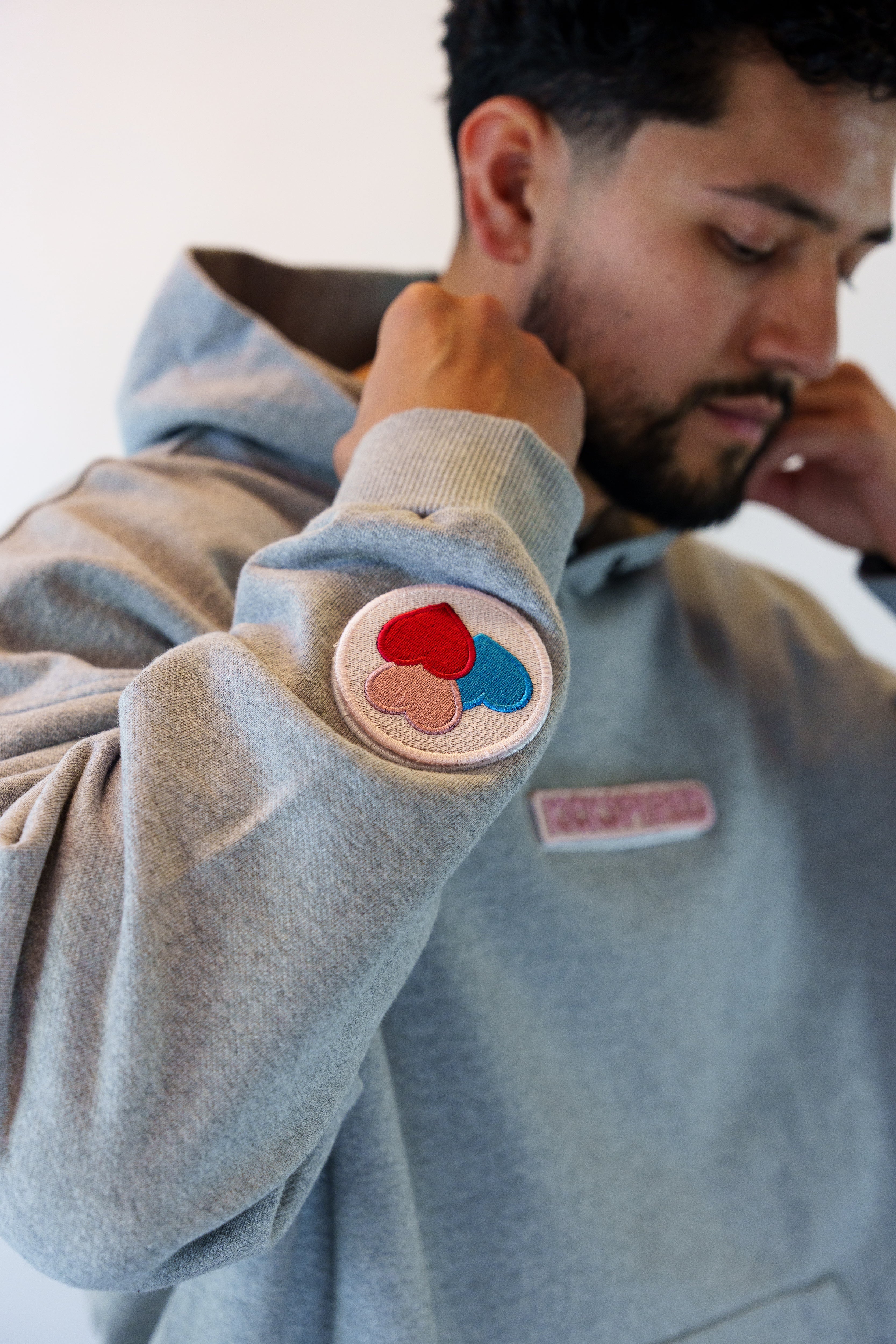 ROUND BADGE (LIGHT) PINK/ROSE/RED/BLUE Kickspired