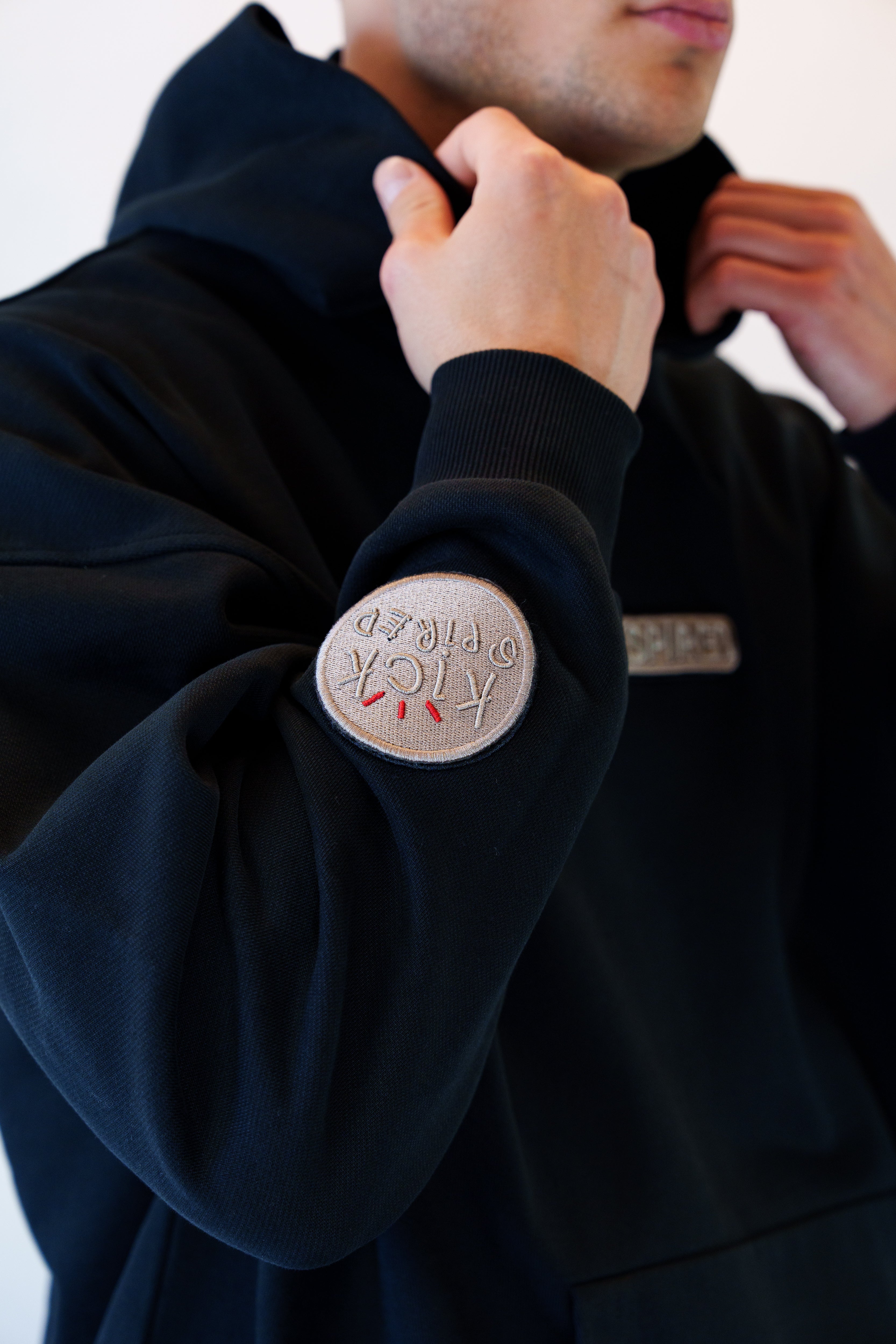 ROUND BADGE MOCHA/LIGHT BROWN Kickspired