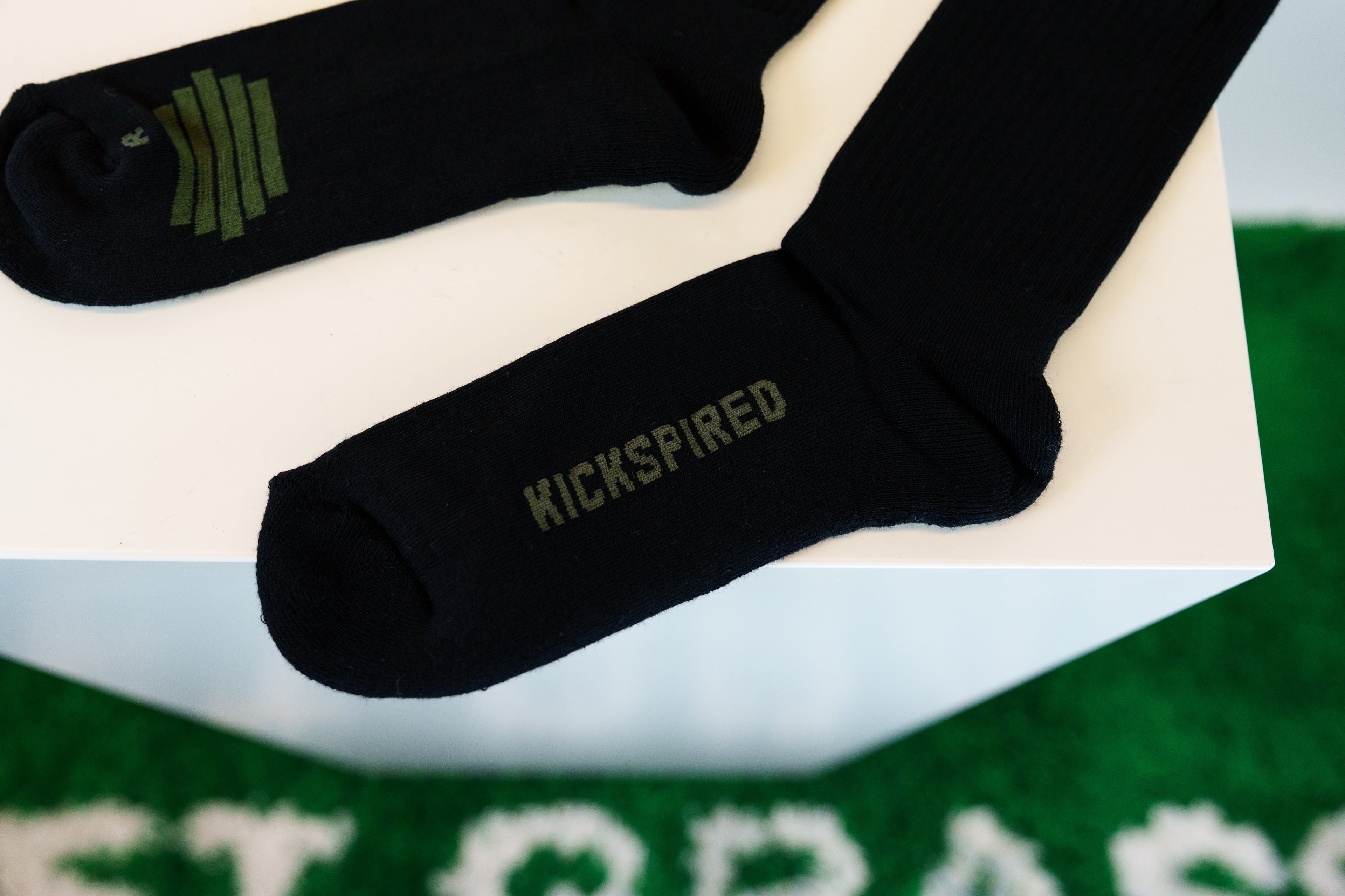 SOCKS BLACK/OLIVE/CREME Kickspired