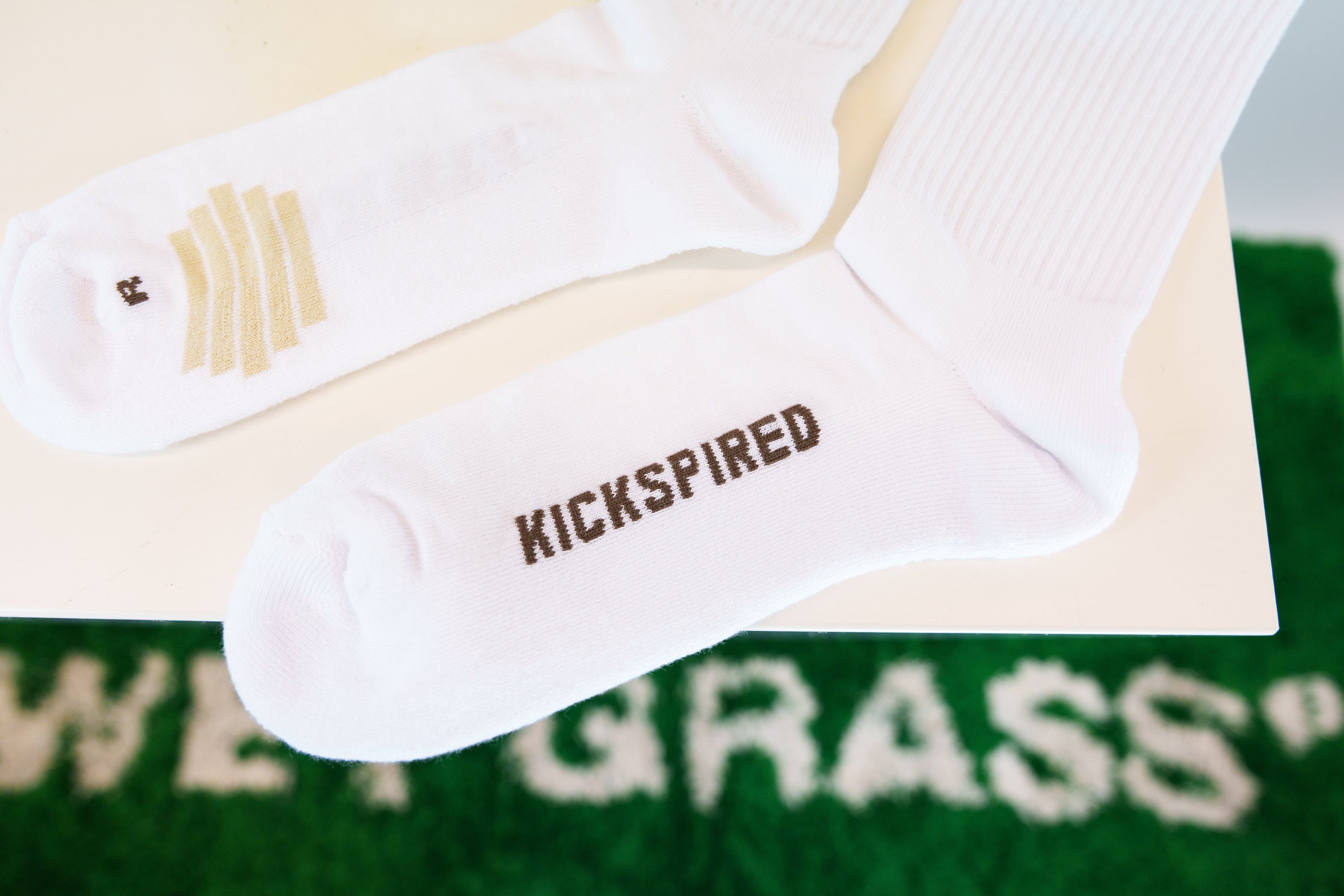 SOCKS WHITE/LIGHT BROWN/CREME Kickspired