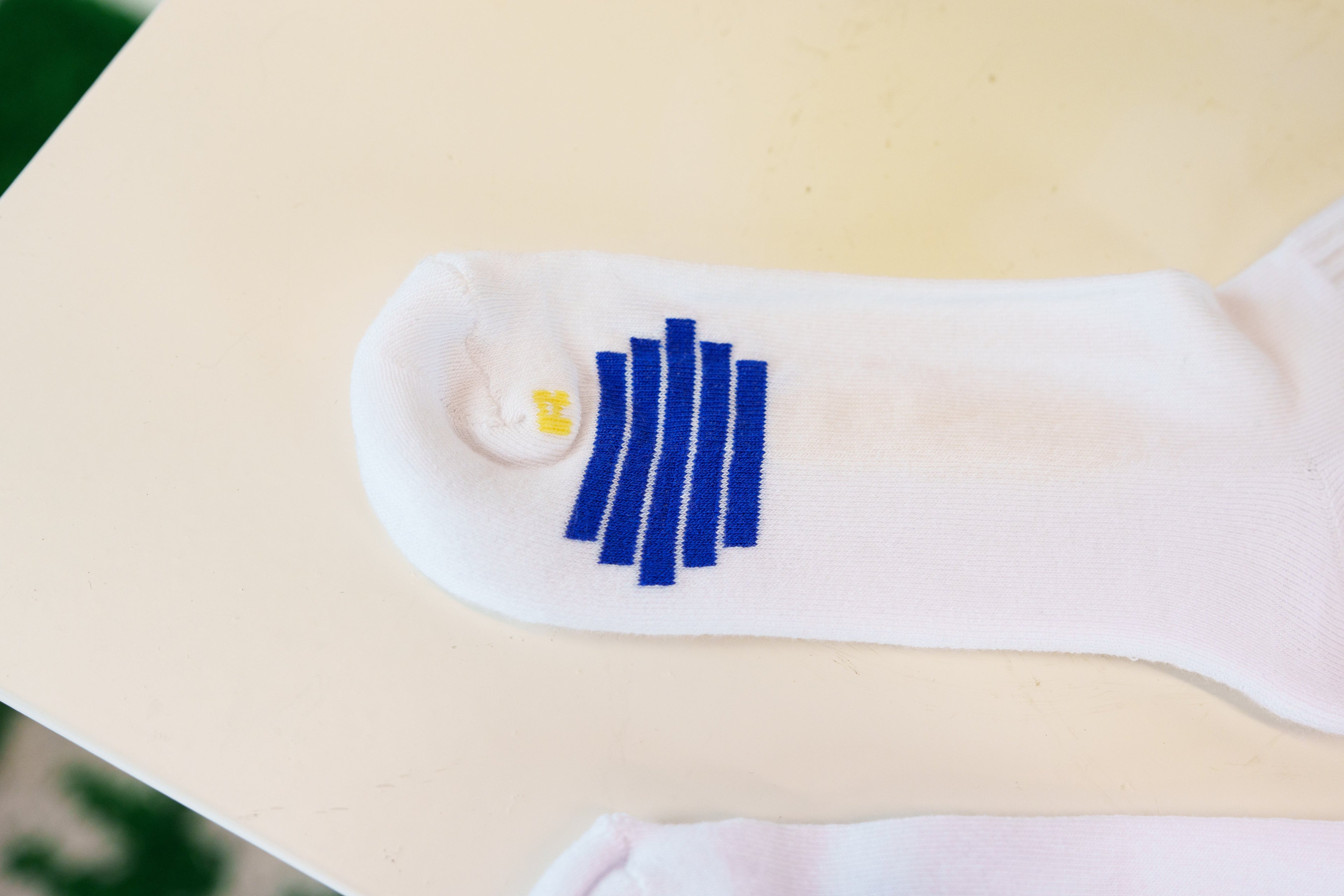SOCKS WHITE/YELLOW/BLUE Kickspired