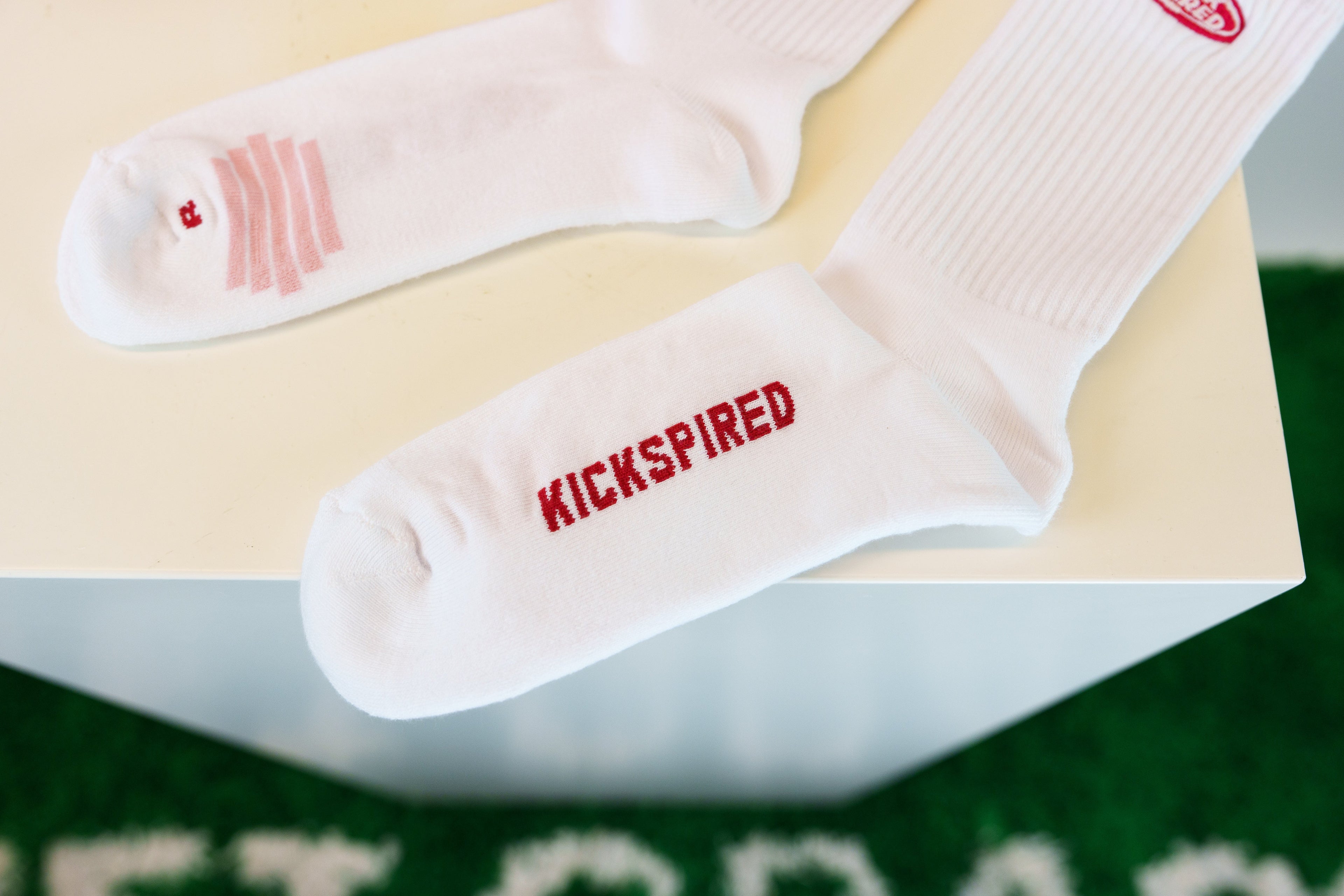 SOCKS WHITE/RED/LIGHT PINK Kickspired