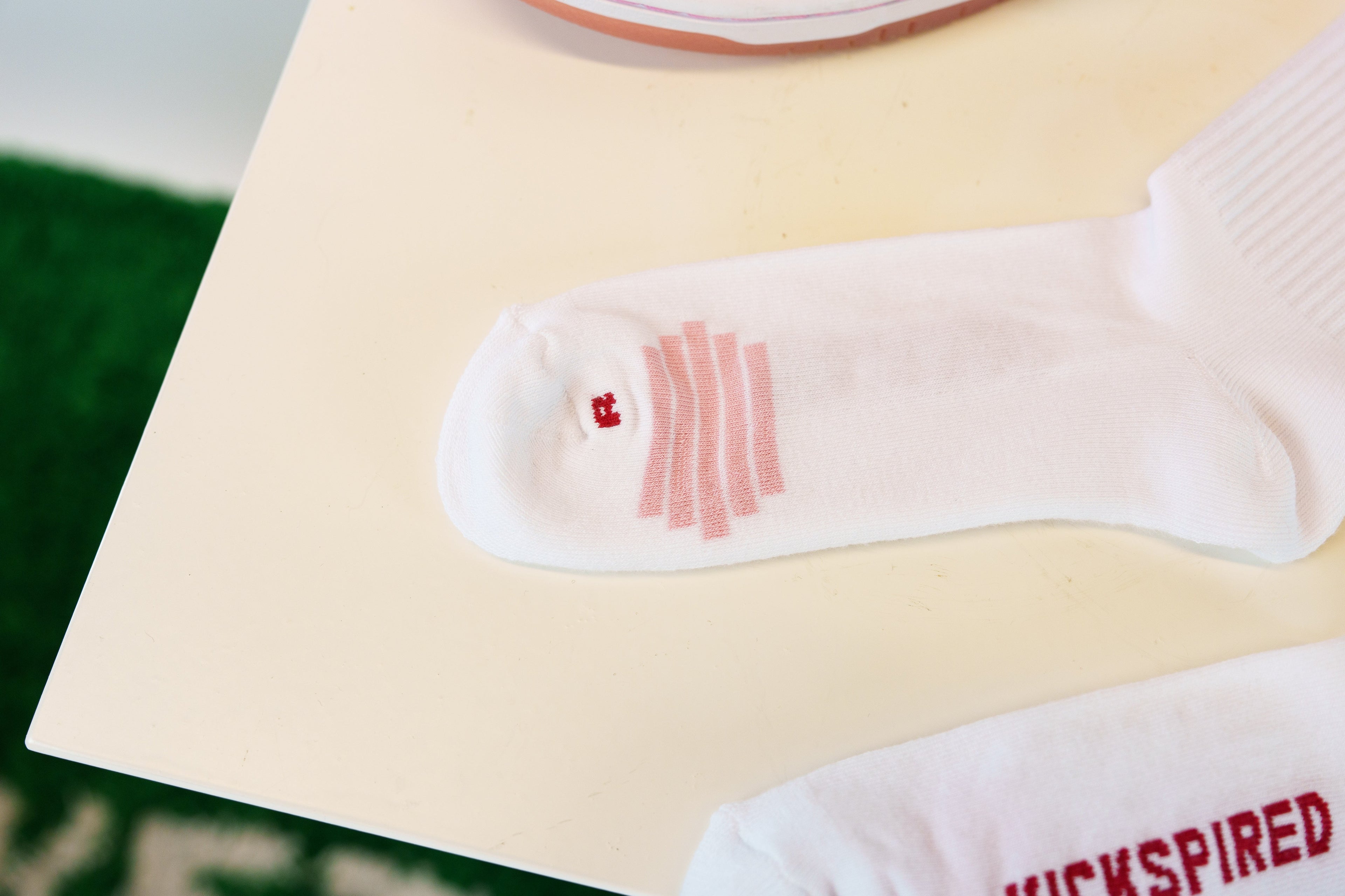 SOCKS WHITE/RED/LIGHT PINK Kickspired