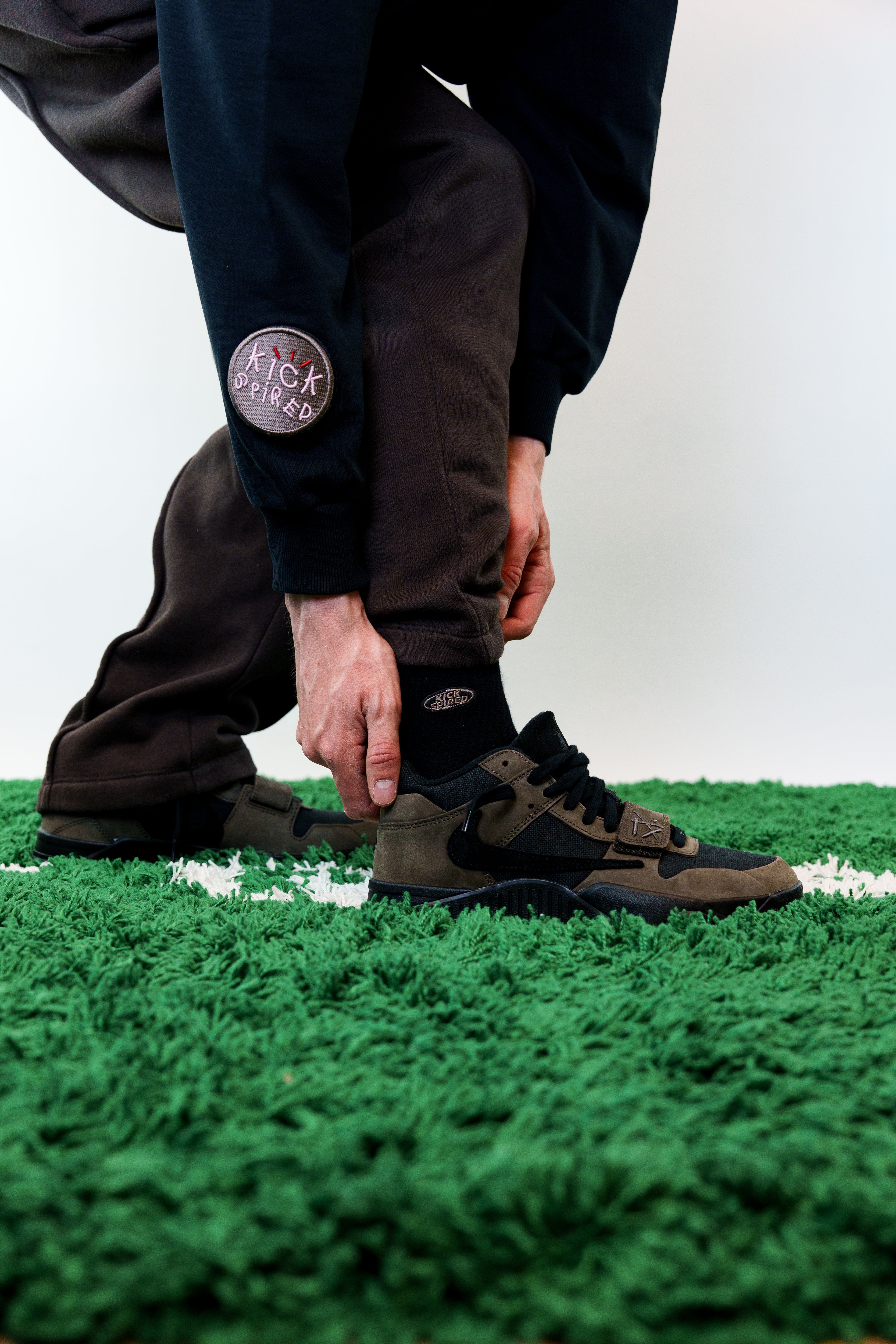 SOCKS BLACK/BROWN/PINK Kickspired