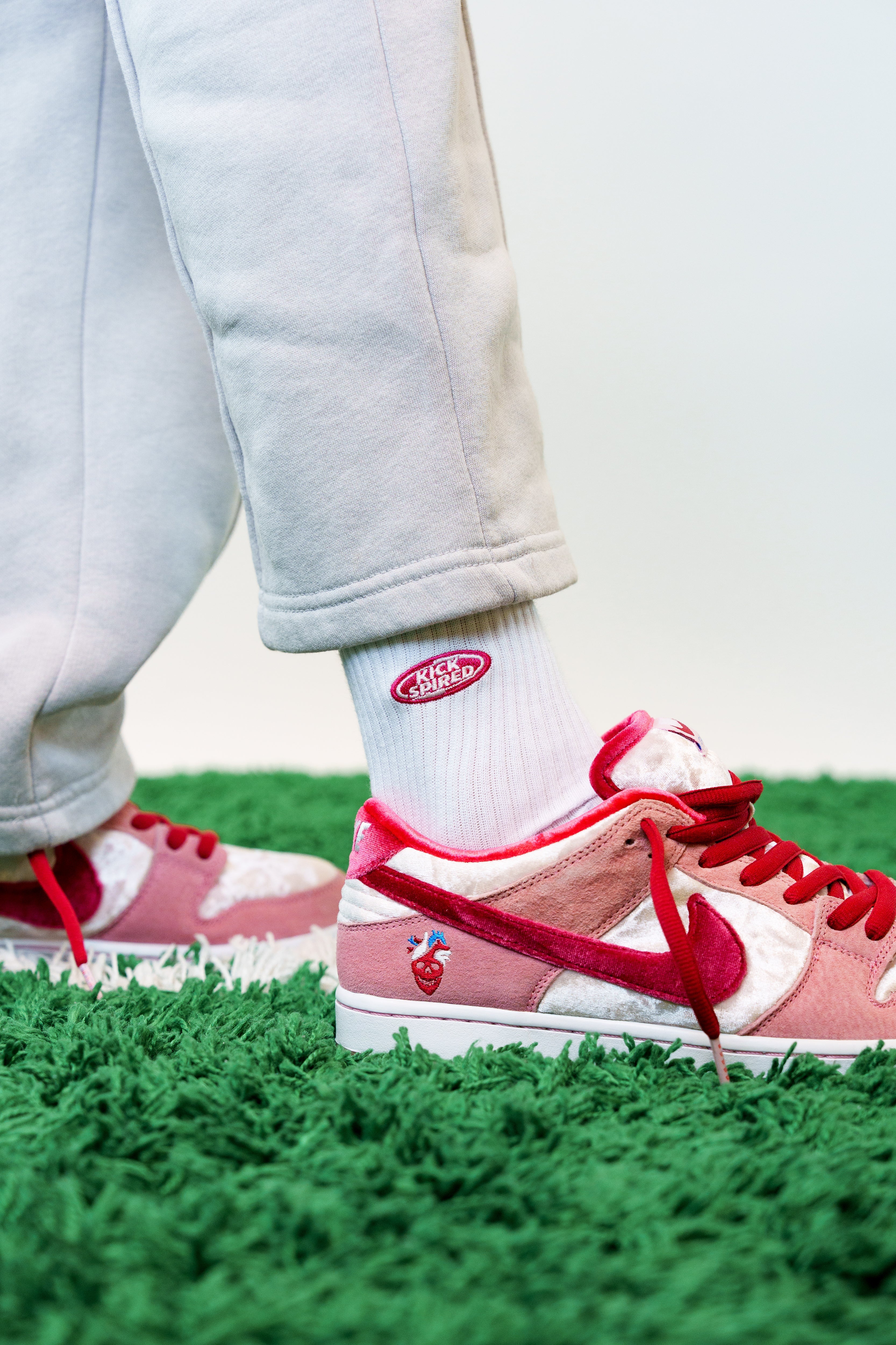 SOCKS WHITE/RED/LIGHT PINK Kickspired