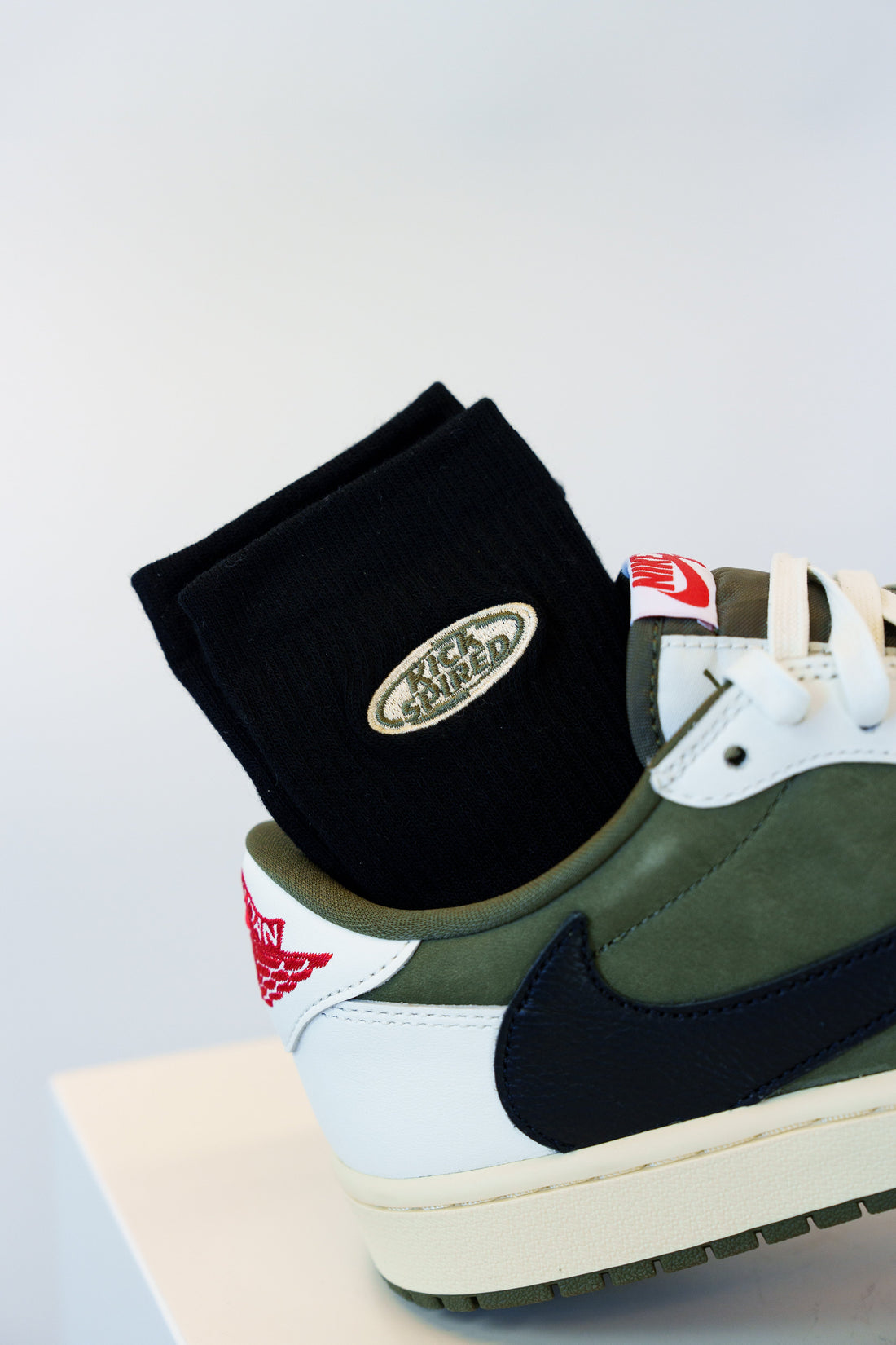 SOCKS BLACK/OLIVE/CREME Kickspired