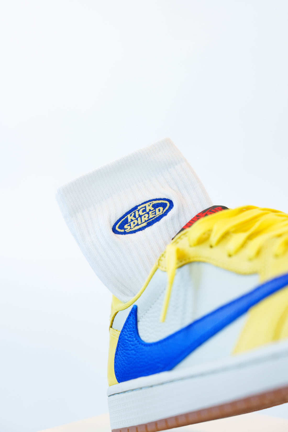 SOCKS WHITE/YELLOW/BLUE Kickspired