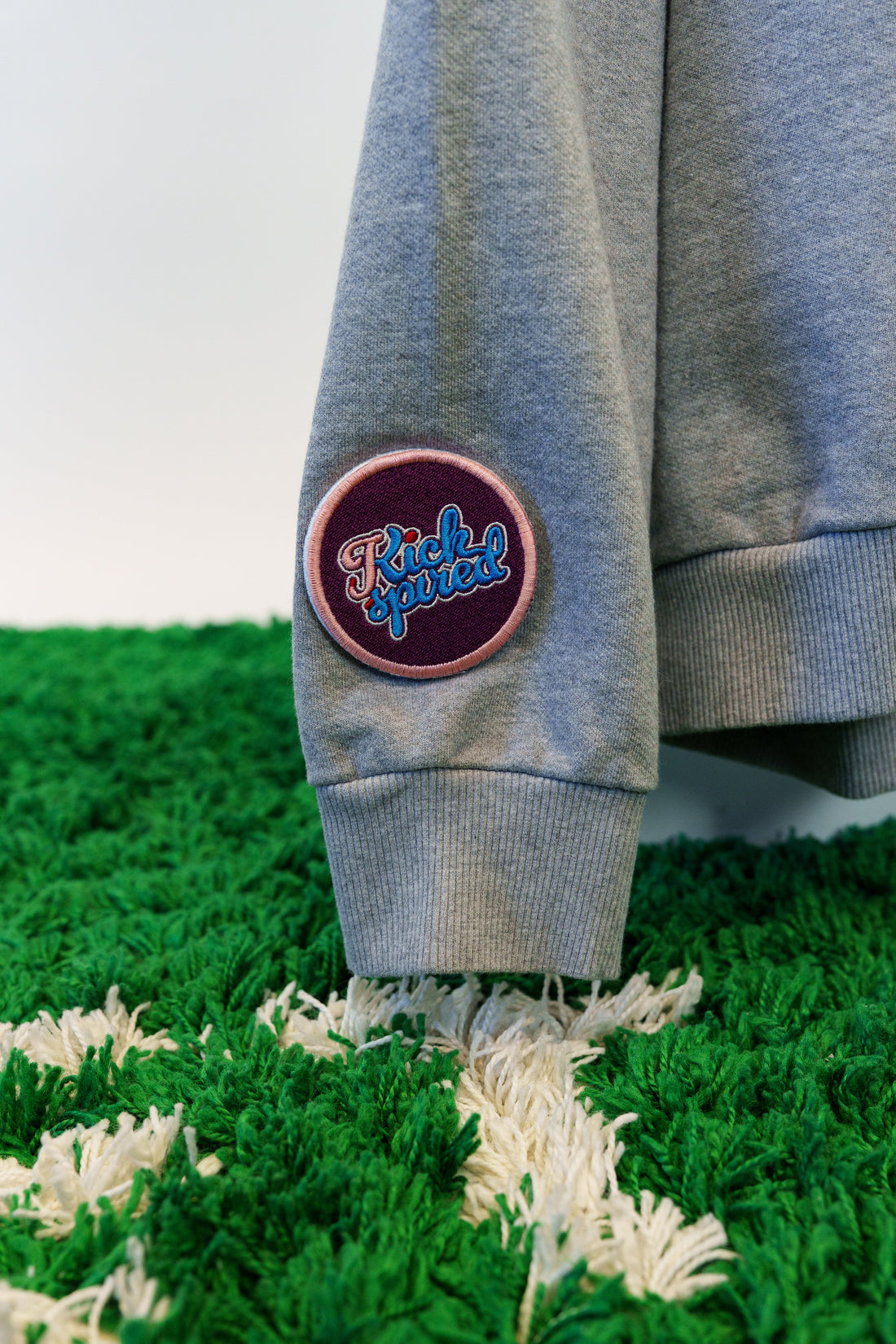 ROUND BADGE MULTICOLOR Kickspired