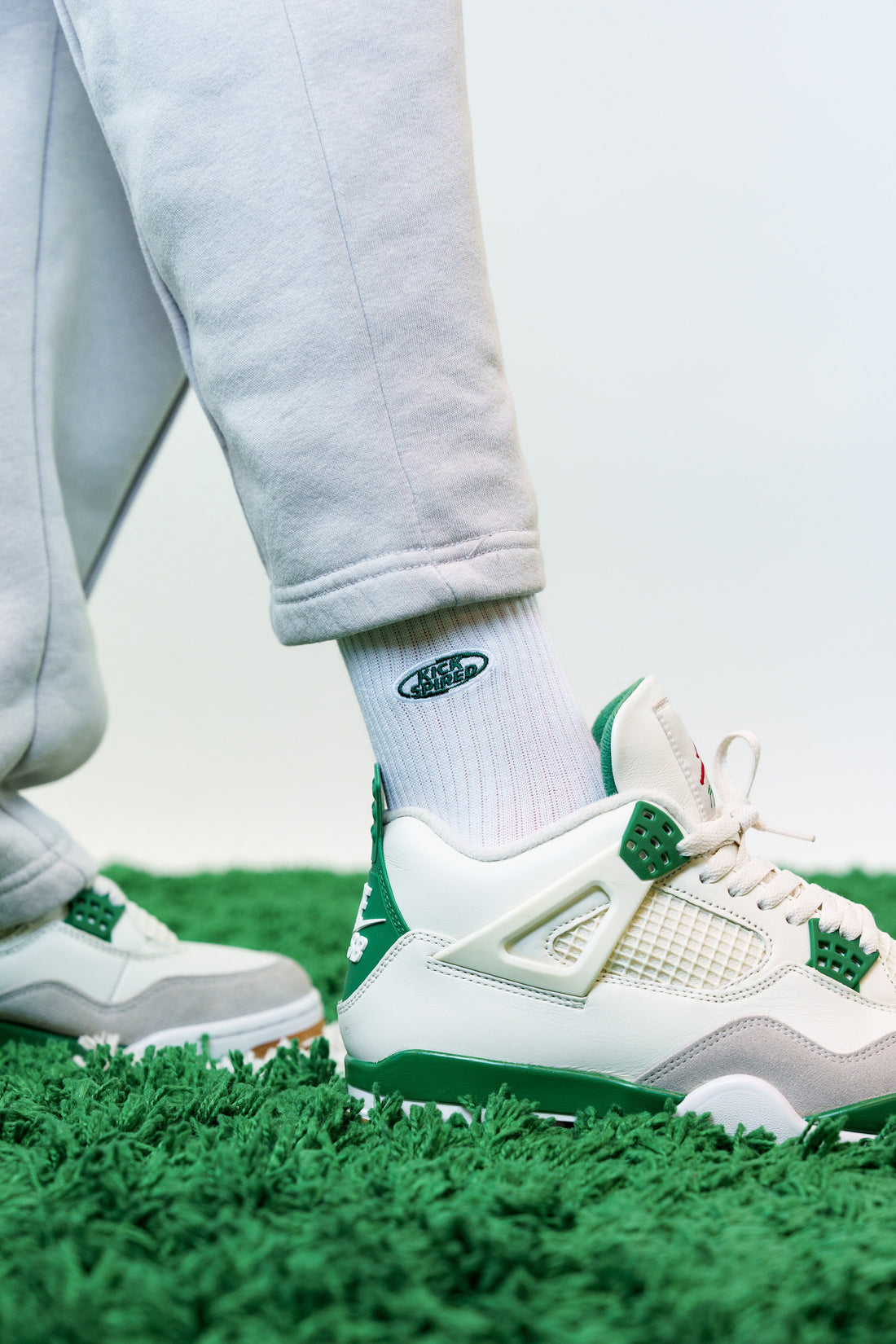 SOCKS WHITE/GREEN/GREY Kickspired